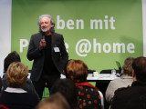 Düsseldorf, DEU. 15.10.2015. Forum Leben mit Pflege @home - Vortrag: Demenz. Erich Schützendorf - REHACARE INTERNATIONAL  -  14.  bis 17. Oktober 2015 - Menschen mit Behinderung und Pflegebedarf, aber auch ältere Menschen stehen vom 14. bis 17. Oktober im Mittelpunkt der internationalen Fachmesse REHACARE 2015 in Düsseldorf. 754 Aussteller aus 37 Ländern, darunter 393 aus dem Ausland, präsentieren in fünf Messehallen Produkte und Dienstleistungen für ein selbstbestimmtes Leben. --- REHACARE INTERNATIONAL  -  14   to 17 October  2015 - People with disabilities and special care needs, as well as elderly people, are the focus of attention at the international REHACARE trade fair in Düsseldorf from 14 to 17 October 2015. Five trade fair halls offer those afflicted, their dependants and industry professionals a comprehensive overview of aids to enable a self-determined life. 754 exhibitors from 37 countries are taking part in the REHACARE 2015.  393 suppliers come from abroad. --- Foto: Constanze Tillmann, Exploitation right Messe Duesseldorf, M e s s e p l a t z, D-40474 D u e s s e l d o r f, www.messe-duesseldorf.de; eine h o n o r a r f r e i e  Nutzung des Bildes ist nur fuer journalistische Berichterstattung, bei vollstaendiger Namensnennung des Urhebers gem. Par. 13 UrhG (Foto: Messe Duesseldorf / ctillmann) und Beleg moeglich; Verwendung ausserhalb journalistischer Zwecke nur nach schriftlicher Vereinbarung mit dem Urheber; soweit nicht ausdruecklich vermerkt werden keine Persoenlichkeits-, Eigentums-, Kunst- oder Markenrechte eingeraeumt. Die Einholung dieser Rechte obliegt dem Nutzer; Jede Weitergabe des Bildes an Dritte ohne  Genehmigung ist untersagt | Any usage and publication only for editorial use, commercial use and advertising only after agreement; unless otherwise stated: no Model release, property release or other third party rights available; royalty free only with mandatory credit: photo by Messe Duesseldorf]